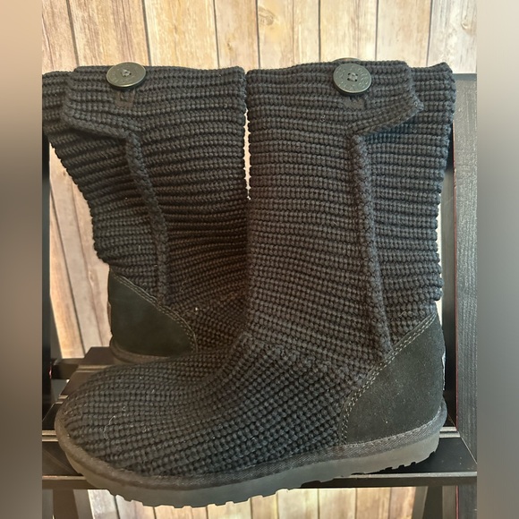 Ugg Women’s size 9 black sweater boots, EUC. Can be worn up or folded over. - Picture 4 of 8